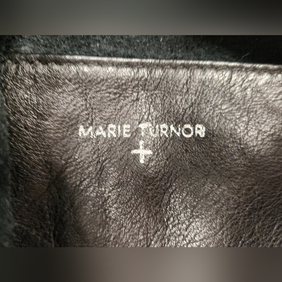 Marie Turnor Leather Crossbody Bag - Picture 8 of 16